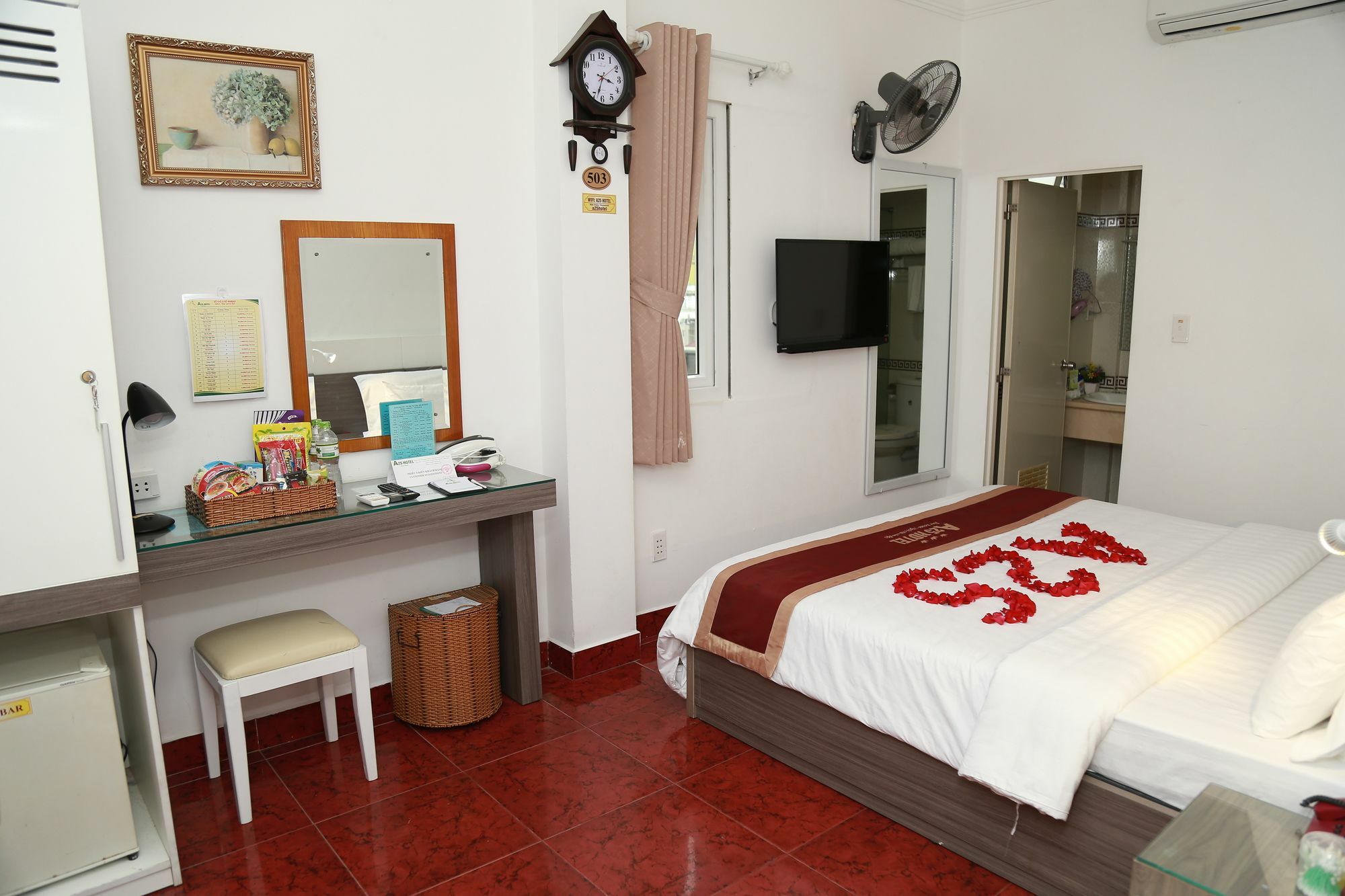 A25 Hotel - 19 Bui Thi Xuan Хошимин Экстерьер фото